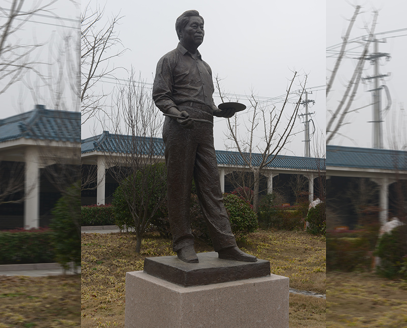 喻继高像、青铜高2.3米、安放地点：喻继高纪念馆.JPG